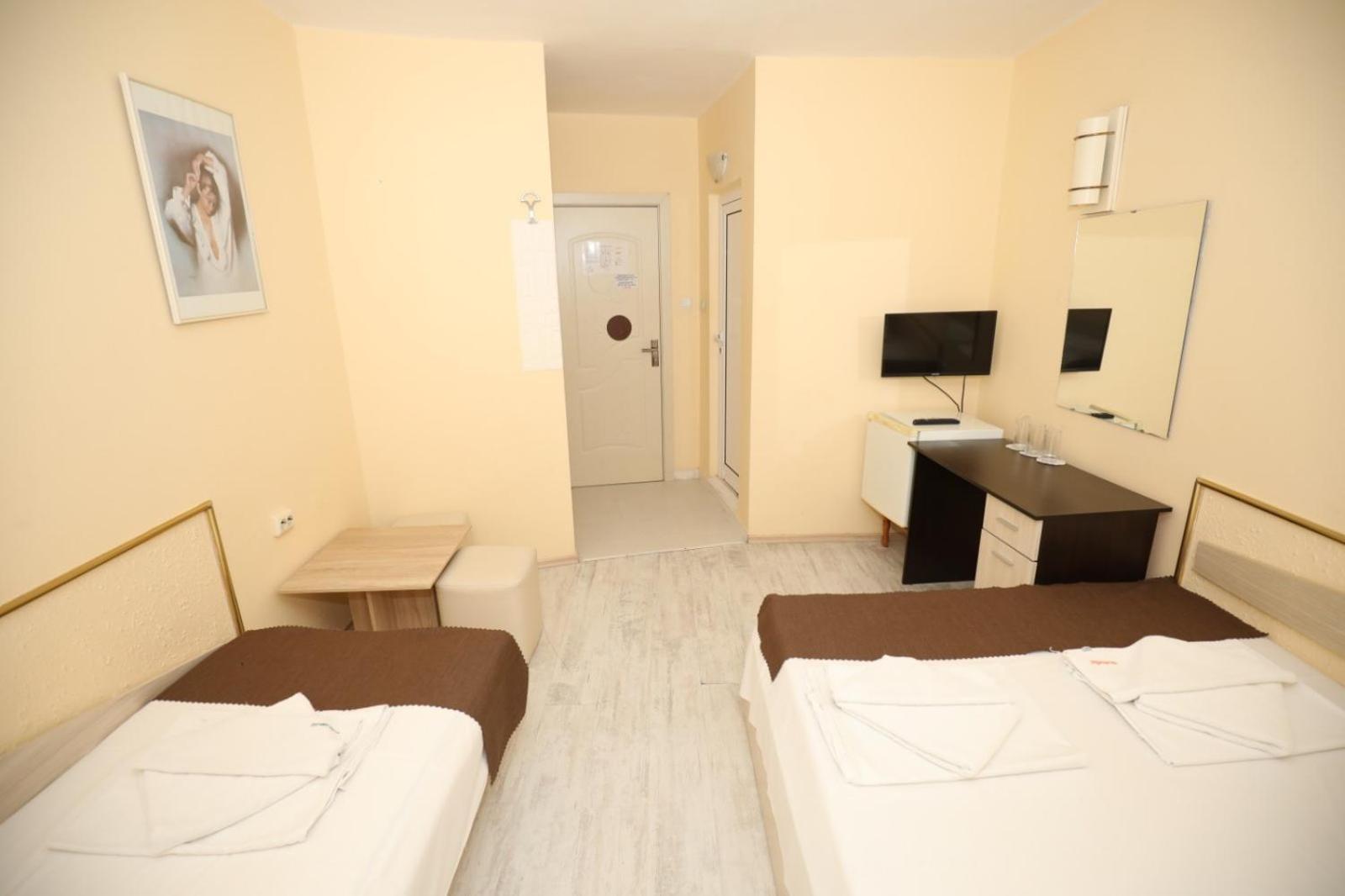 Family Hotel White House Pomorie Exterior photo