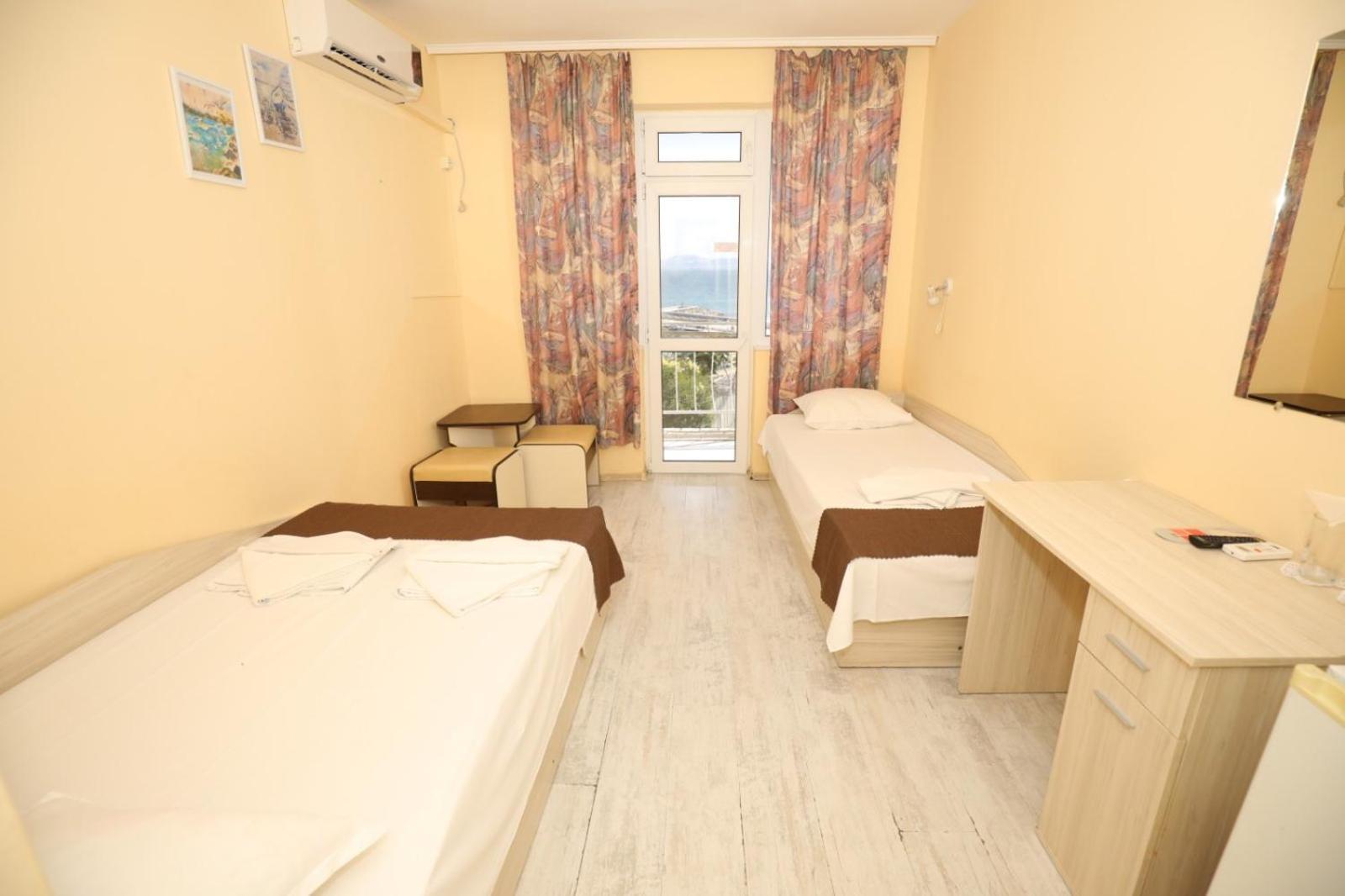 Family Hotel White House Pomorie Exterior photo
