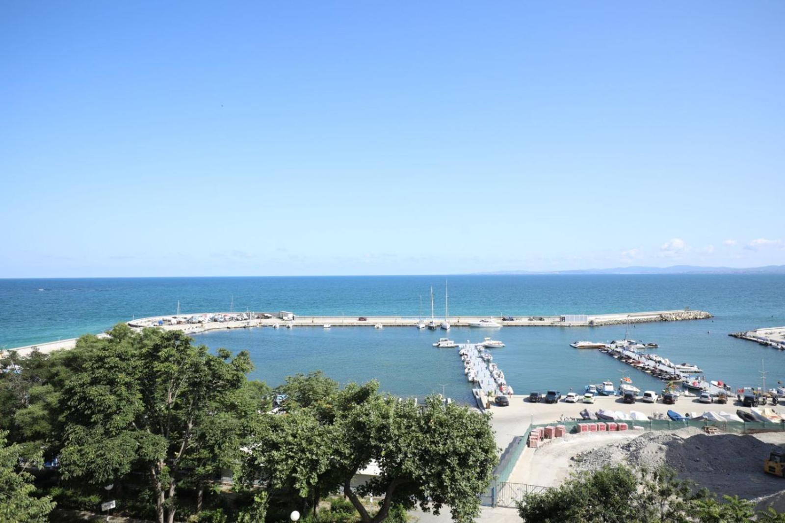 Family Hotel White House Pomorie Exterior photo