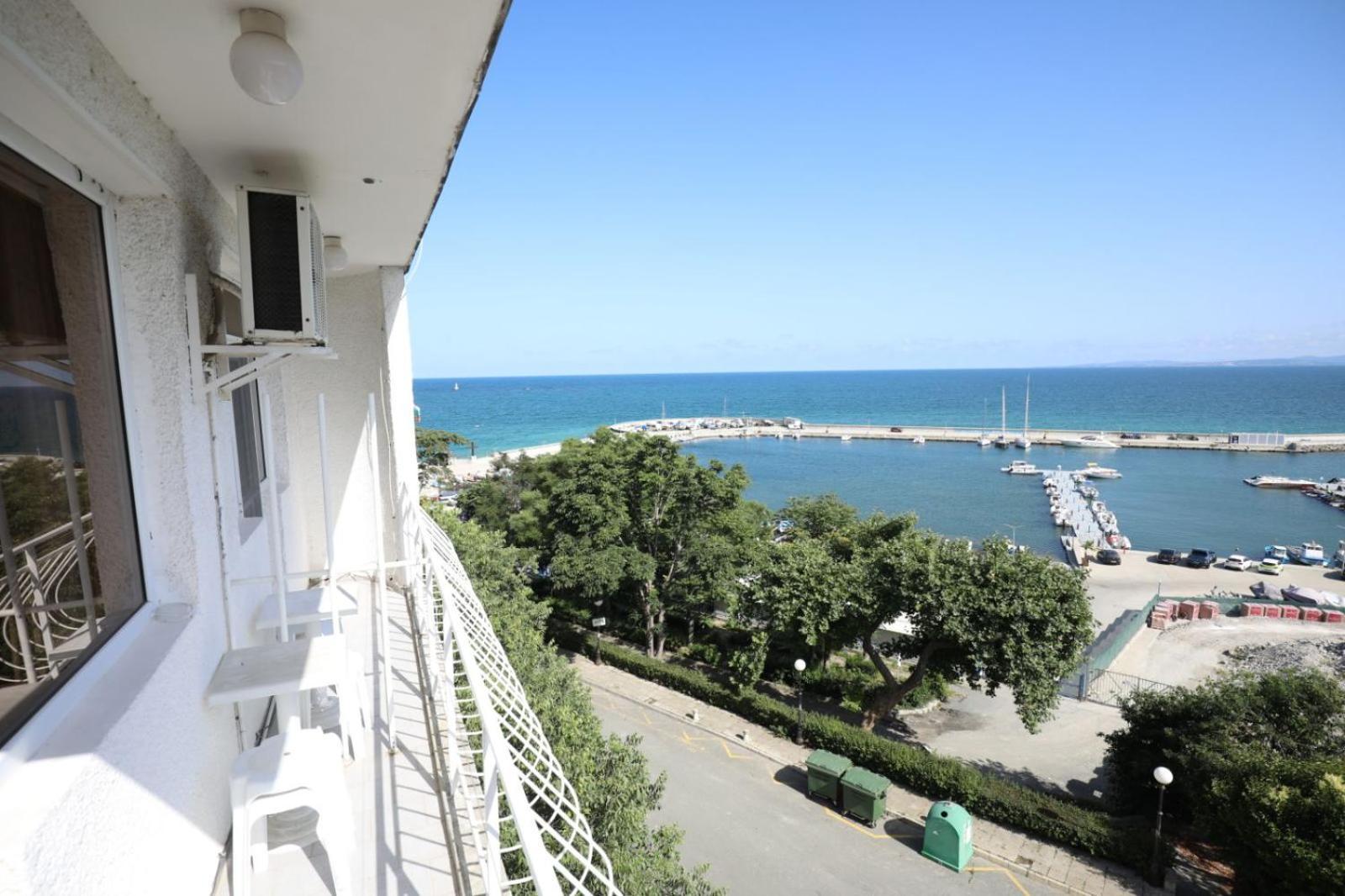 Family Hotel White House Pomorie Exterior photo